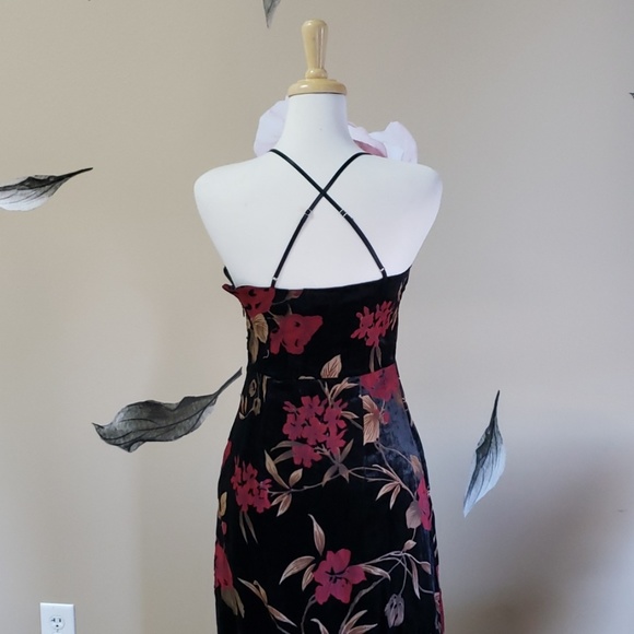 Storee Red Floral Velvet Dress - Picture 6 of 8